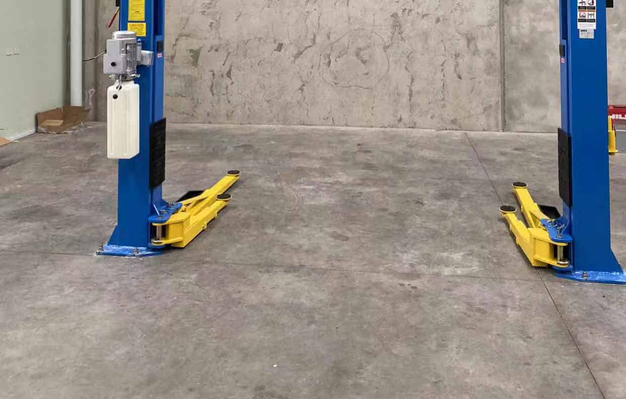 car hoist servicing