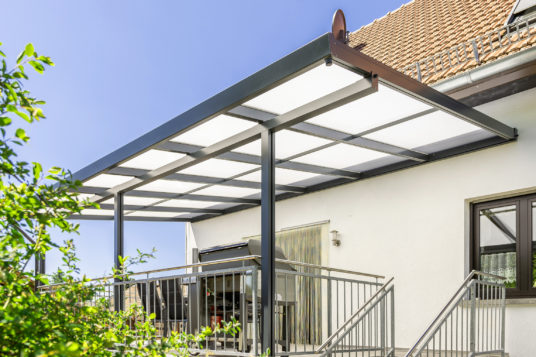 Terrassendach_6x4_anthrazit_Balkon_01-536x357