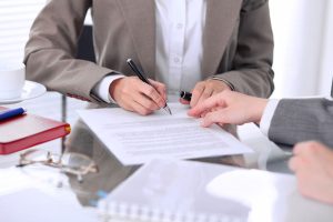 gio-practice-area-Commercial-Business-Litigation-Collections