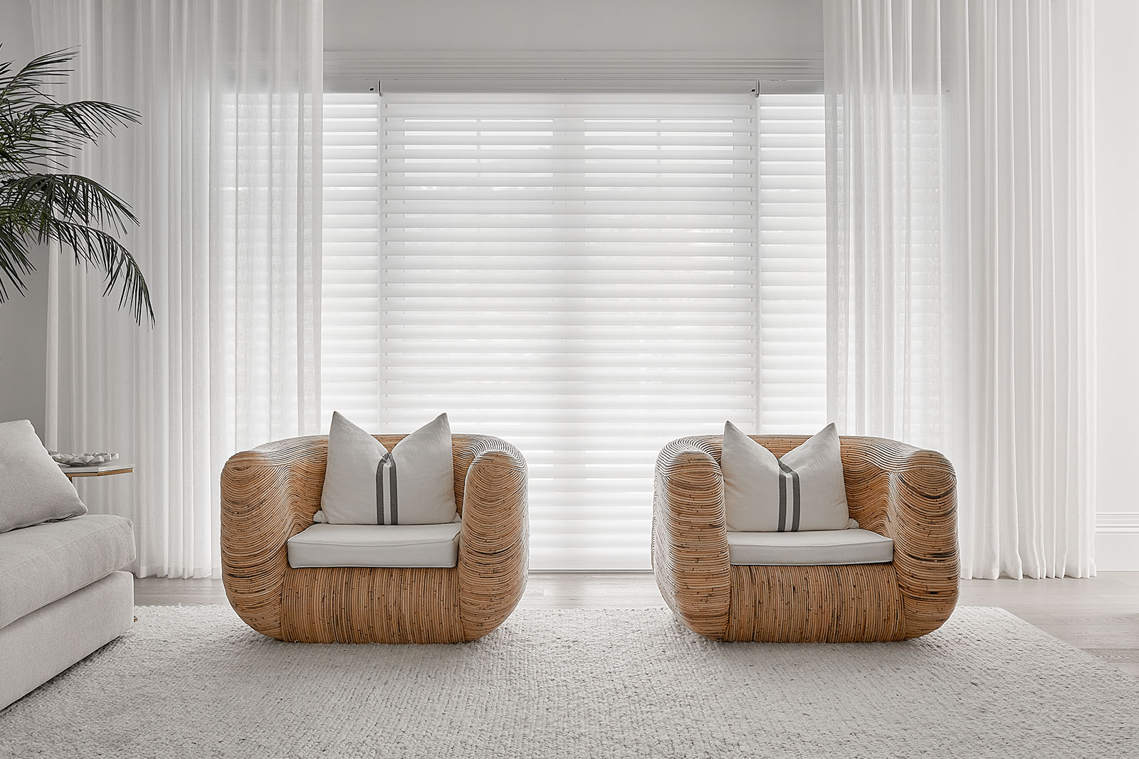 luxaflex-silhouette-shadings-with-sheer-curtains
